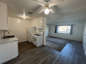 4502-4502 Bomark Way in Sacramento, CA - Building Photo - Building Photo
