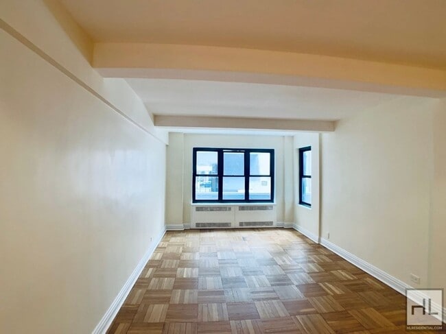 EAST 56 STREET in New York, NY - Building Photo - Building Photo