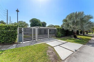 14401 SW 79th Ave in Palmetto Bay, FL - Building Photo