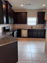 813 Oak Valley in Denton, TX - Building Photo - Building Photo