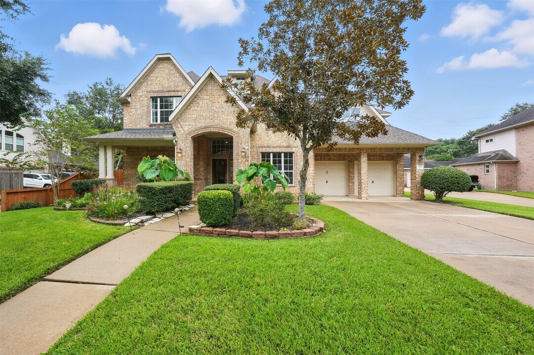 3303 Charleston Ct in Sienna, TX - Building Photo