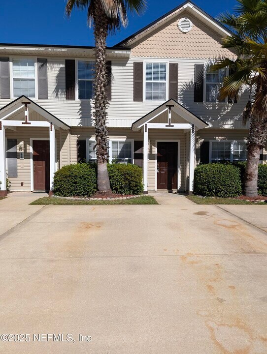 1811 Lago Del Sur Drive in Middleburg, FL - Building Photo