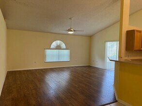 260 Mirage Ave SE in Palm Bay, FL - Building Photo - Building Photo