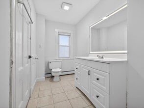 100 Woodstock St, Unit 1 in Somerville, MA - Foto de edificio - Building Photo