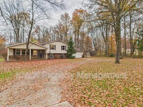 874 Pleasant St in Warren, OH - Building Photo - Building Photo