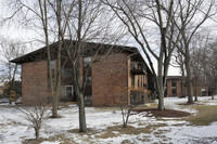 Oakridge Manor in Hopkins, MN - Foto de edificio - Building Photo