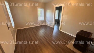 407 N Clayton Ave in Wichita, KS - Building Photo - Building Photo