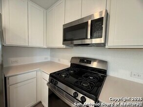 204 Ottawa Wy in New Braunfels, TX - Building Photo - Building Photo