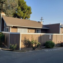 2601 Ashe Rd in Bakersfield, CA - Foto de edificio - Building Photo