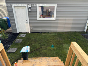 253 Creekside Dr SW in Calgary, AB - Building Photo - Building Photo