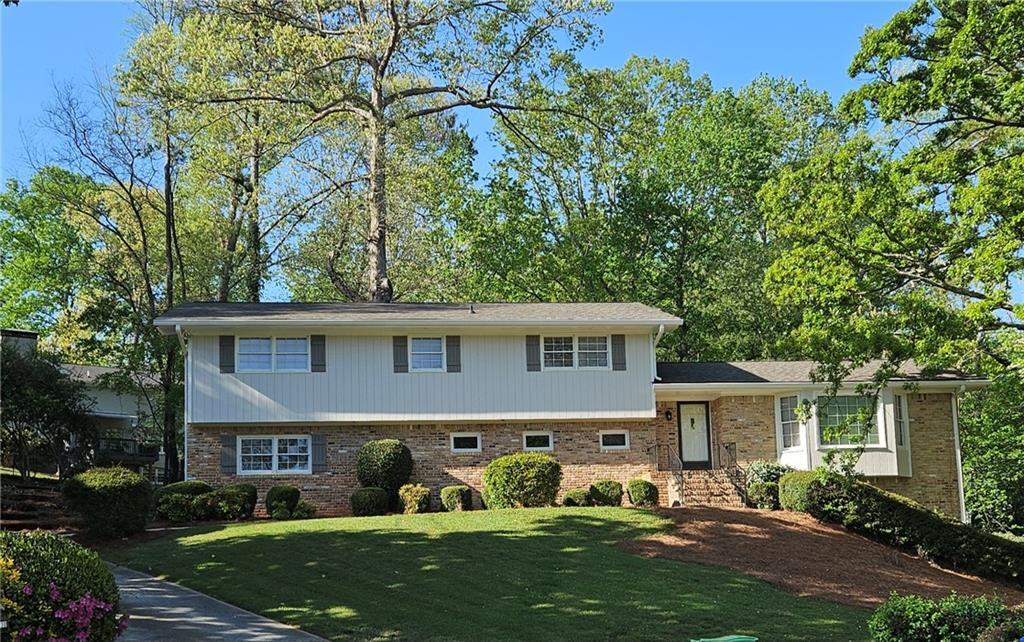 1630 Arnaud Ct in Dunwoody, GA - Building Photo