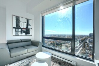 100 Av. des Canadiens-de-Montréal in Montréal, QC - Building Photo - Building Photo
