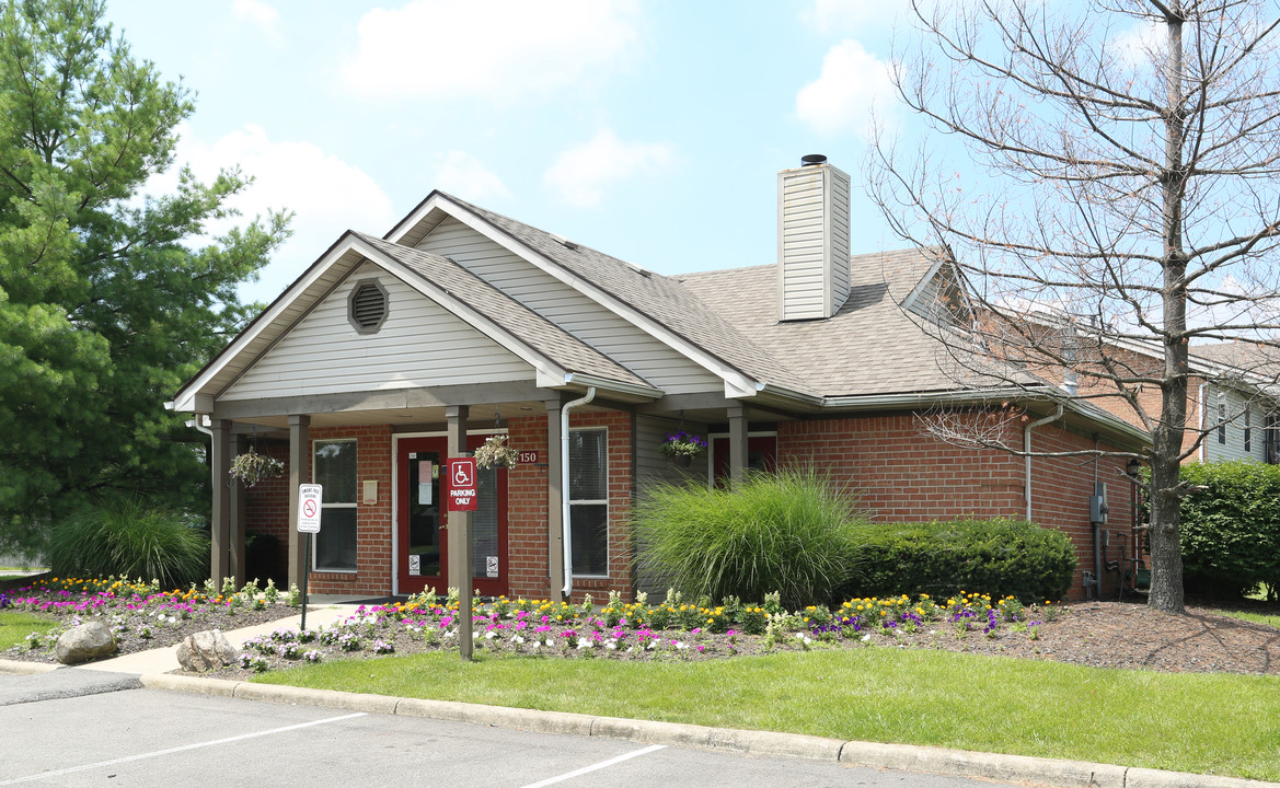 Creekside Village in Sunbury, OH - Building Photo