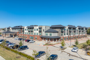 Orchard Pointe at Creek Valley in Carrollton, TX - Building Photo