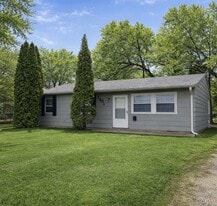 1301 W Eureka St in Urbana, IL - Building Photo