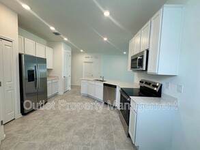 1359 Peach Crk Dr in Osteen, FL - Building Photo - Building Photo