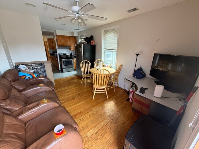 10 Moreland St, Unit 2 in Boston, MA - Building Photo - Building Photo