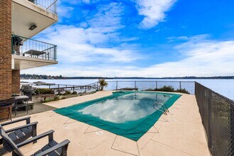 6225 Lake Washington Blvd NE in Kirkland, WA - Building Photo - Building Photo
