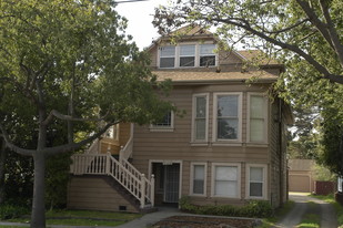 2206 Lincoln Ave in Alameda, CA - Building Photo
