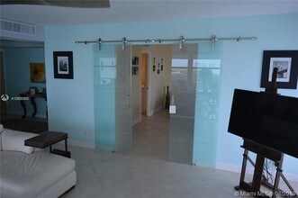 5540 N Ocean Dr-Unit -5D in Riviera Beach, FL - Building Photo - Building Photo