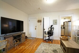 431 Broadway, Unit 22 in Somerville, MA - Foto de edificio - Building Photo