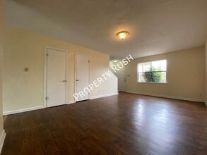 46 Bell Rd in La Fayette, GA - Foto de edificio - Building Photo