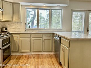 968 Elting Rd in Rosendale, NY - Building Photo - Building Photo