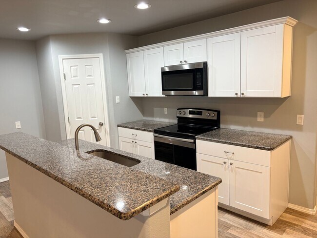 1305 N Colton Ave in Lubbock, TX - Building Photo - Building Photo