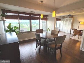 5340 Holmes Run Pkwy in Alexandria, VA - Building Photo - Building Photo