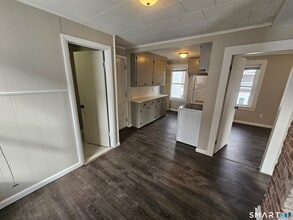 134 Bristol St in Southington, CT - Building Photo - Building Photo