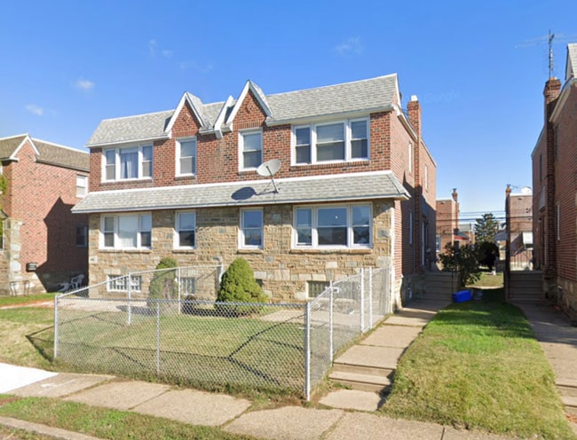 2421 Bleigh Ave