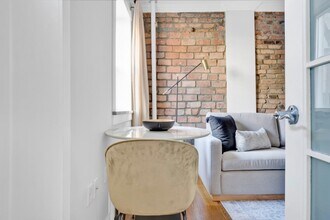 229 1st Ave, Unit 3B in New York, NY - Building Photo - Building Photo