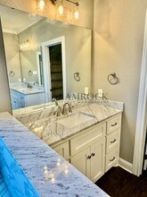 10305 T Bury Ln in Waco, TX - Building Photo - Building Photo
