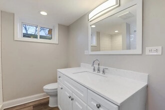 1S480 Monterey Ave in Oakbrook Terrace, IL - Building Photo - Building Photo