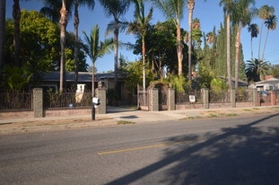 19201 Strathern St in Reseda, CA - Building Photo