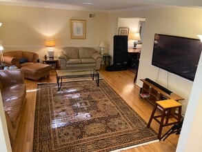 10805 Pearson St, Unit Main in Kensington, MD - Foto de edificio - Building Photo