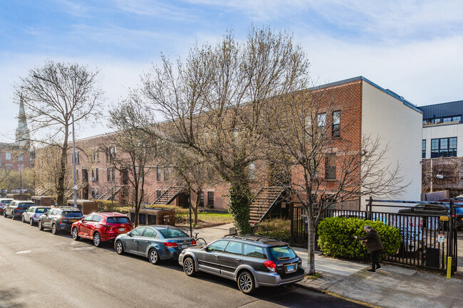 50 Carroll St in Brooklyn, NY - Foto de edificio - Building Photo