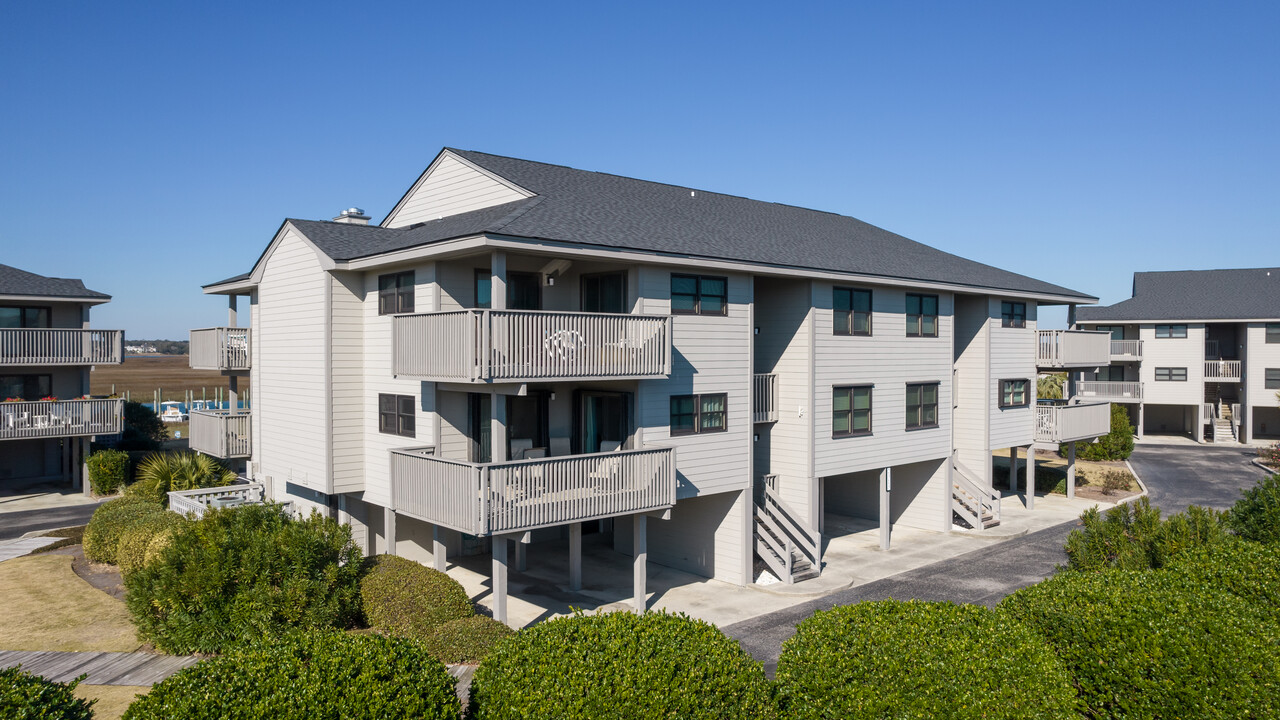 Cordgrass Bay in Wrightsville Beach, NC - Building Photo