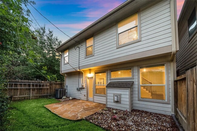 2626 Couch St in Houston, TX - Building Photo - Building Photo