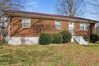 1527 Cherry Tree Dr in Clarksville, TN - Building Photo - Building Photo