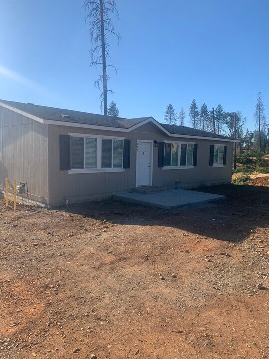 665 Memorial Way in Paradise, CA - Building Photo