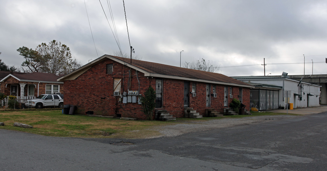 701 Eiseman Blvd in Marrero, LA - Foto de edificio