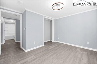 1175 Bamboo Rd, Unit 1 in Boone, NC - Foto de edificio - Building Photo