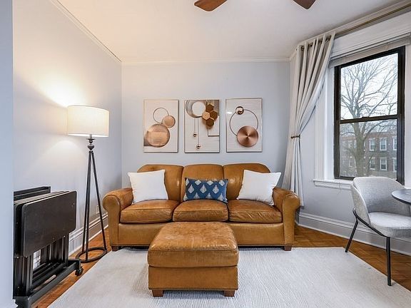 51 Park Dr, Unit 116 in Boston, MA - Foto de edificio - Building Photo