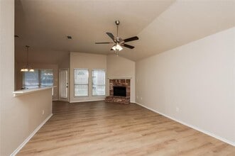 328 Willow Creek Dr in Glenn Heights, TX - Building Photo - Building Photo