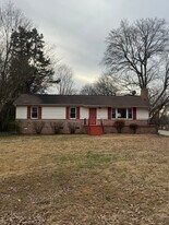 230 Elaine Ave in Taylors, SC - Building Photo