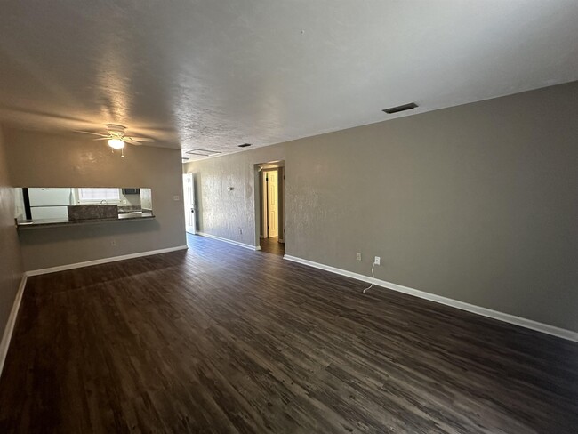 2049 Watson Way in Tallahassee, FL - Building Photo - Building Photo