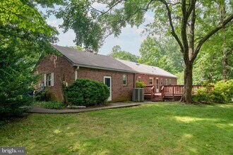 5708 Dawes Ave in Alexandria, VA - Building Photo - Building Photo