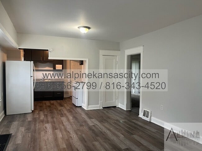 11205 E 10 S in Independence, MO - Building Photo - Building Photo