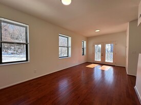 1785 Sycamore St in Cincinnati, OH - Building Photo